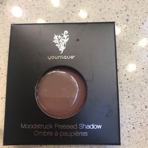 Younique pressed shadow in Nonsensical